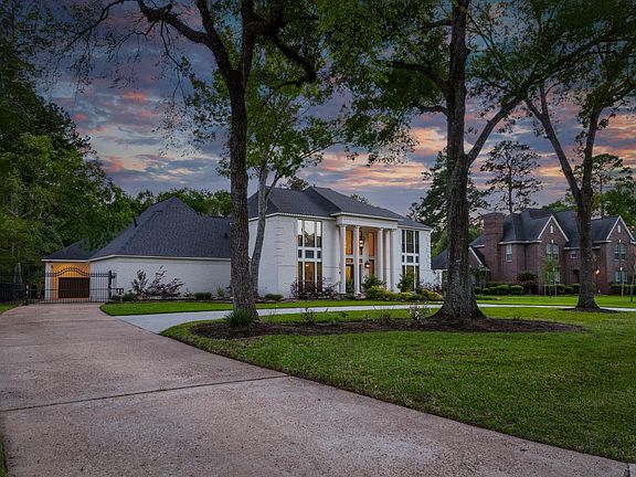 3rd image of 13303 Lost Creek Rd