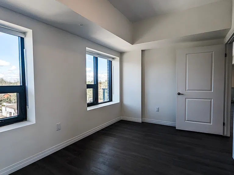 387 King St E #201 — Photo 3