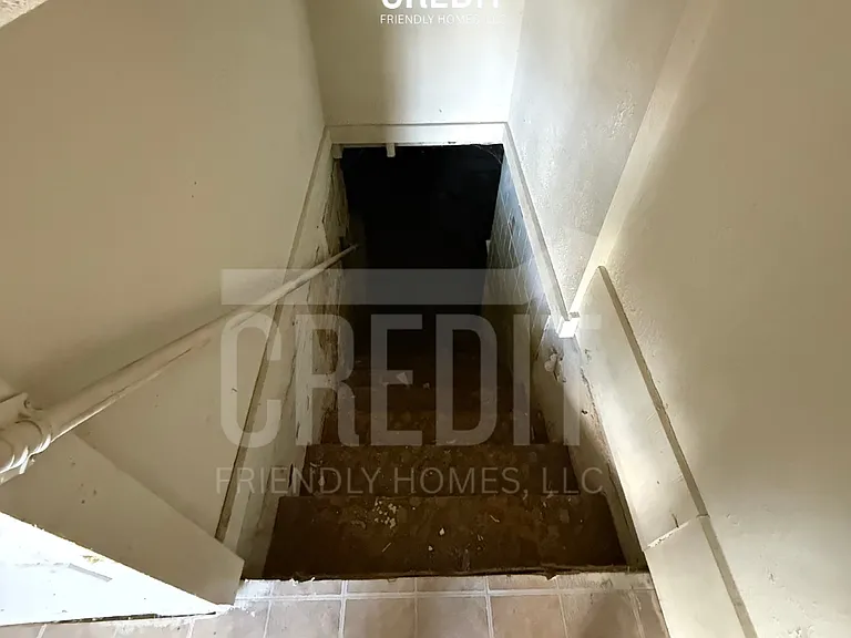 803 E Whitmer St — Photo 9