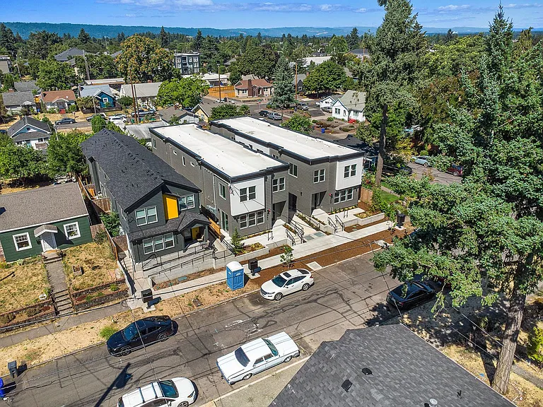 6841 N Montana Ave — Photo 30