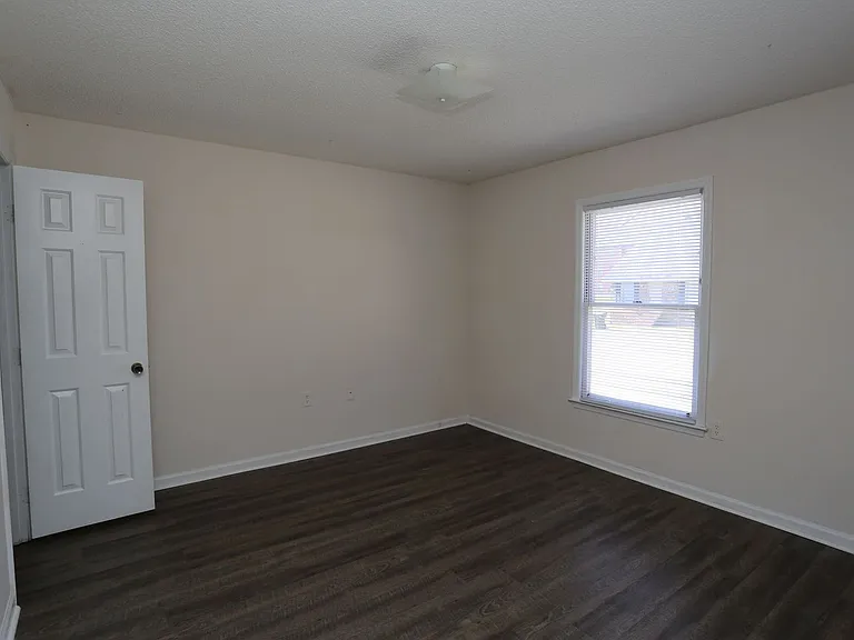 100 Lanier Dr #17 — Photo 7