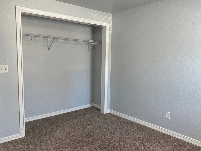 2646 Sharon Ave — Photo 12