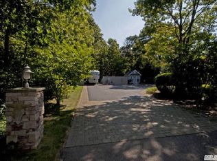 142 Beaver Dam Rd, Brookhaven, NY 11719