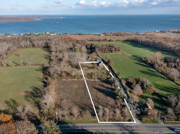 431 Sconticut Neck Rd, Fairhaven, MA 02719