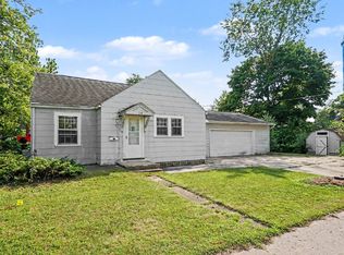 114 Eastlawn Dr, Midland, MI 48640