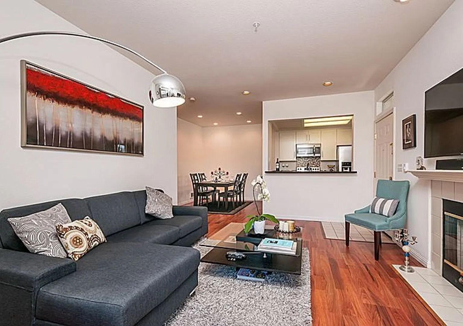 3/3 Bath Townhome End Unit in Redwood Shores — Photo 1