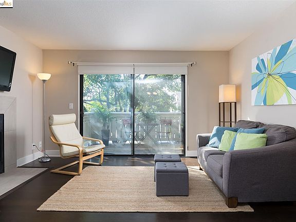 3rd image of 56 Shoreline Ct