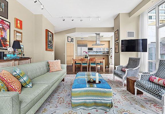 3rd image of 475 Greenwich St APT 4A