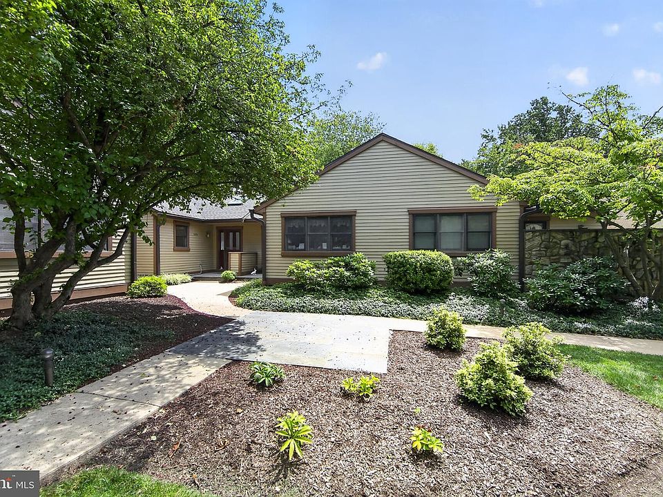 1st image of 1093 Lincoln Dr #1093