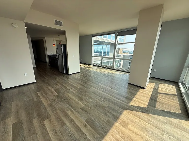Galaxie High Rise Apartments — Photo 89