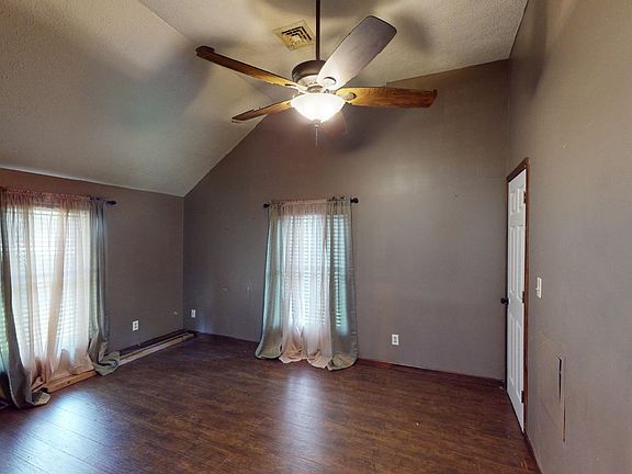 5th image of 2810 N Eby Dr