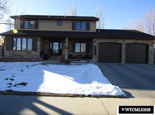 1004 Rosewood Dr, Rock Springs, WY 82901