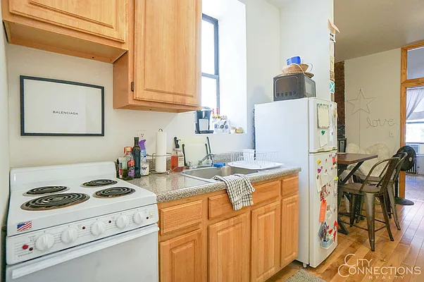 Rented by City Connections Realty | media 34