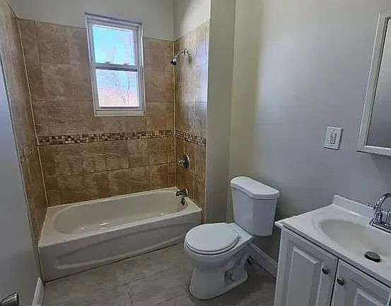 2nd image of 114 S 14th St #La2