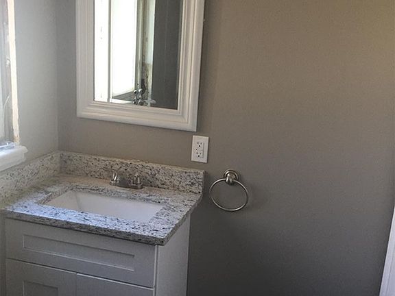 5th image of 5212 Franklin Blvd APT 105