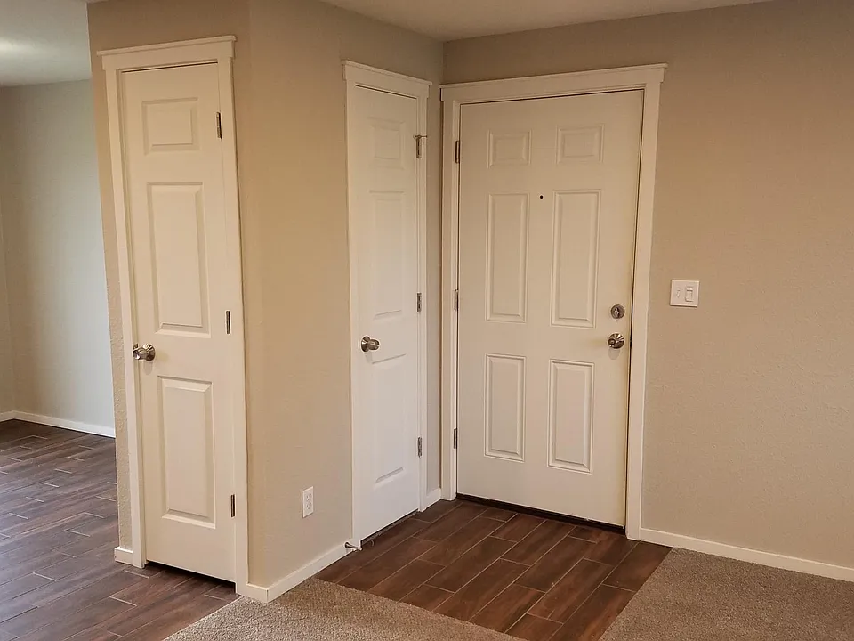 6 panel doors throughout