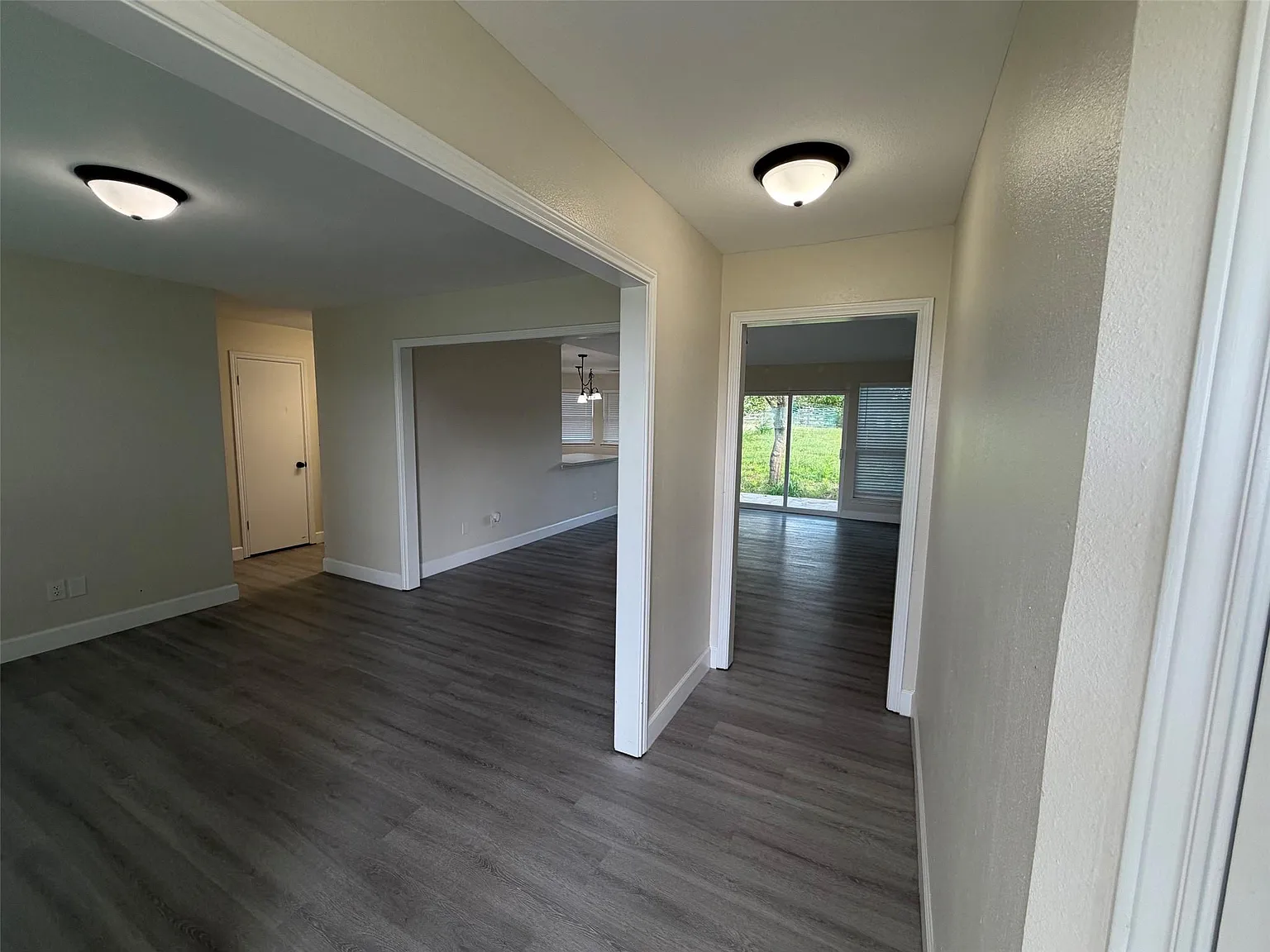 3 bed, 2.0 bath, 1671 sqft, $2,000 — Photo 3