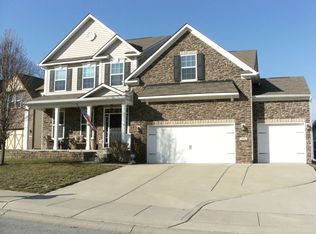 5462 W Stonewood Dr, Bloomington, IN 47403
