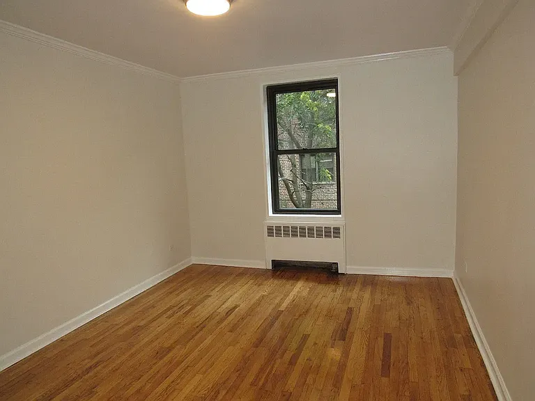 14345 Sanford Ave #203 — Photo 6