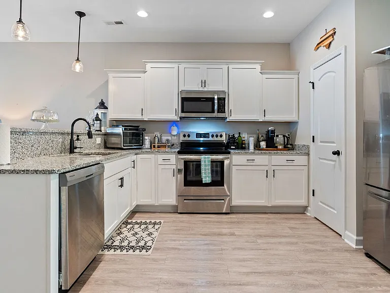 68 Catalina Cir — Photo 17
