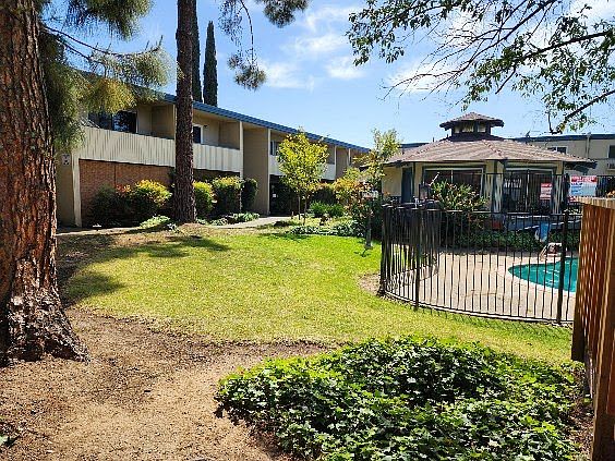 Garden access to the Unit