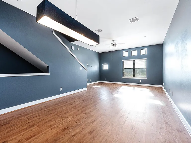 7650 Springhill St #704 — Photo 6