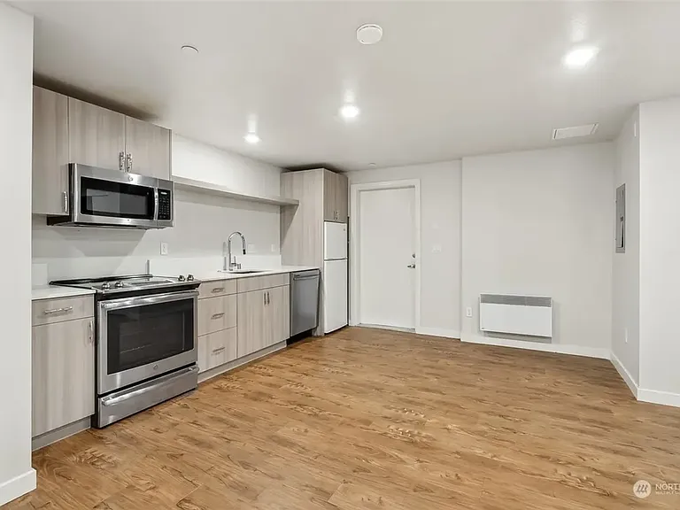 Junior Apartments — Photo 17