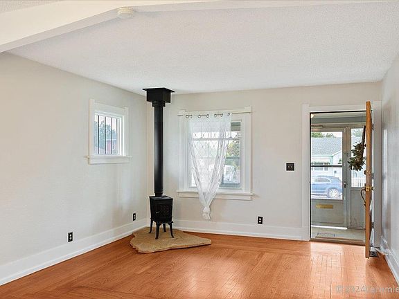 5th image of 804 Gibbon St