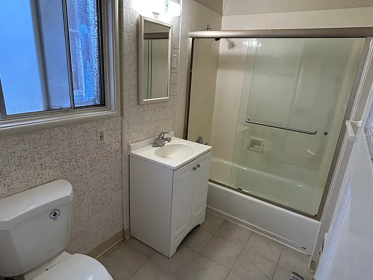 22580 Chestnut St — Photo 5