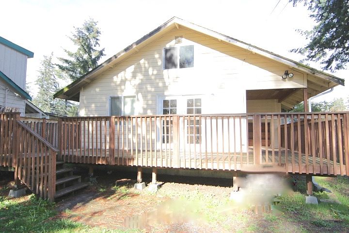 1st image of 9807 Newgrove Ave SW