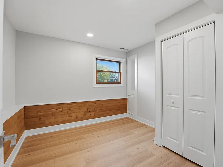 136 Edgewater Dr — Photo 12