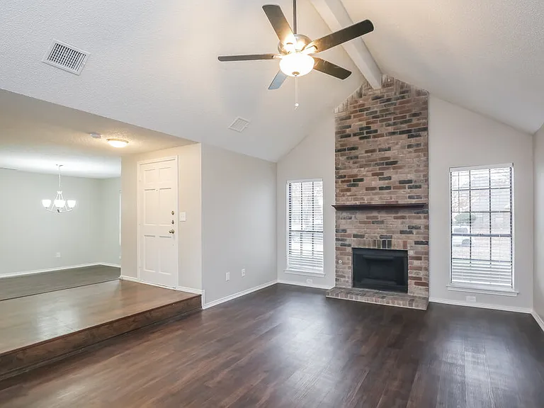 2241 Collier Ct — Photo 4