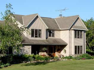 W2671 Gavers Ct, East Troy, WI 53120