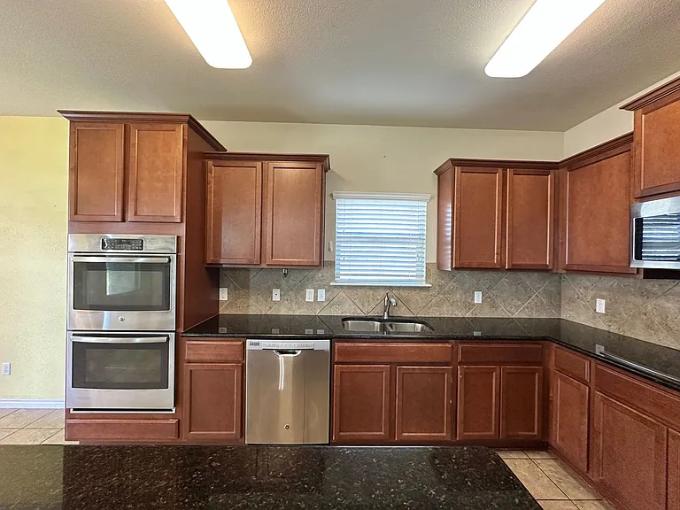 1200 Rocky Ridge Trl — Photo 12