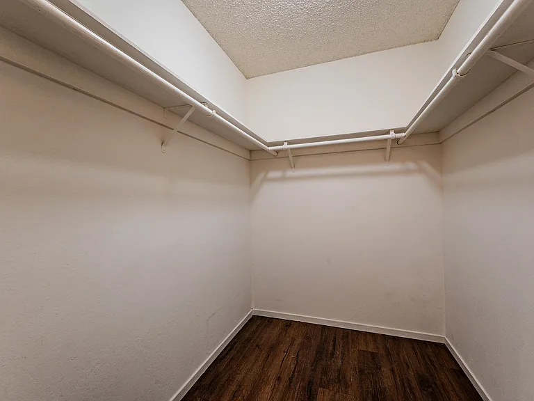 327 Clarkin Ct — Photo 31