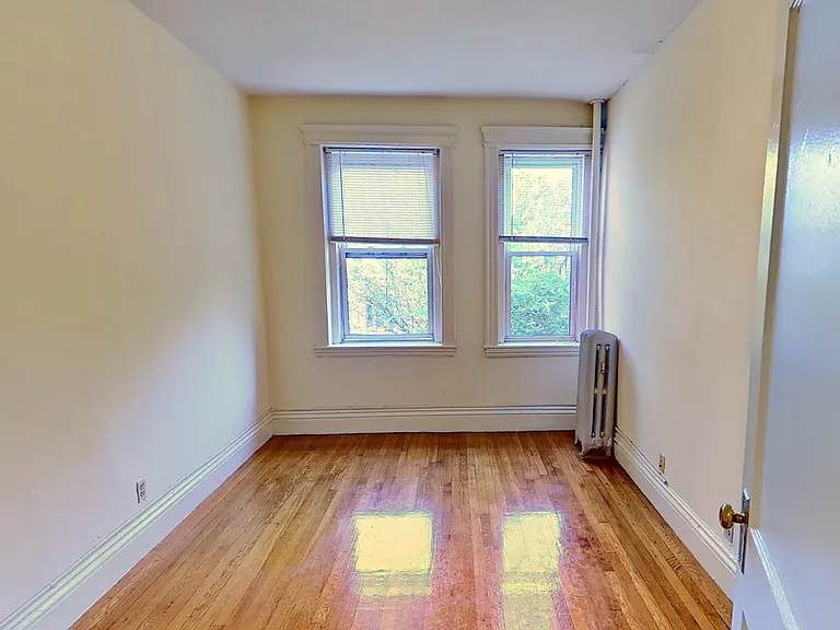 102 Queensberry St #7 — Photo 4