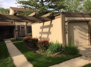 708 Yosemite Ct, Roselle, IL 60172