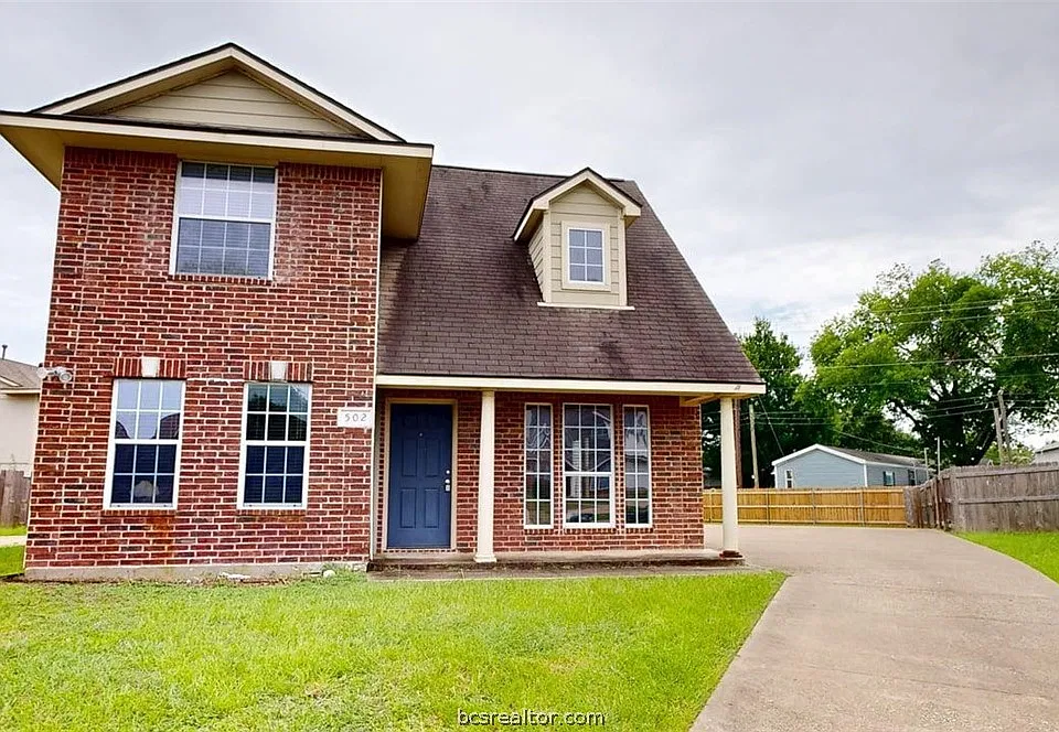 502 Nelson Ln