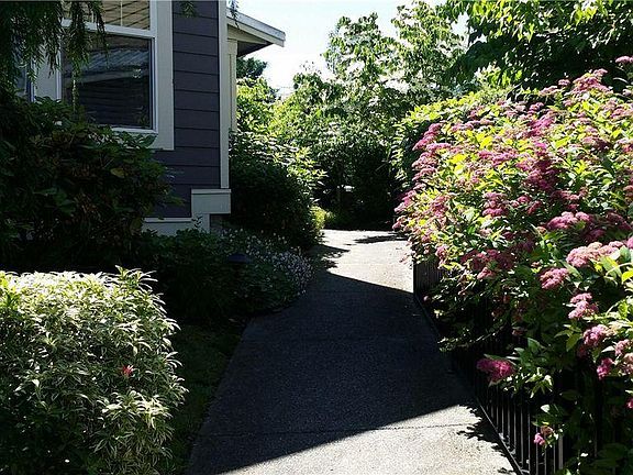 Front walkway to front door entrance