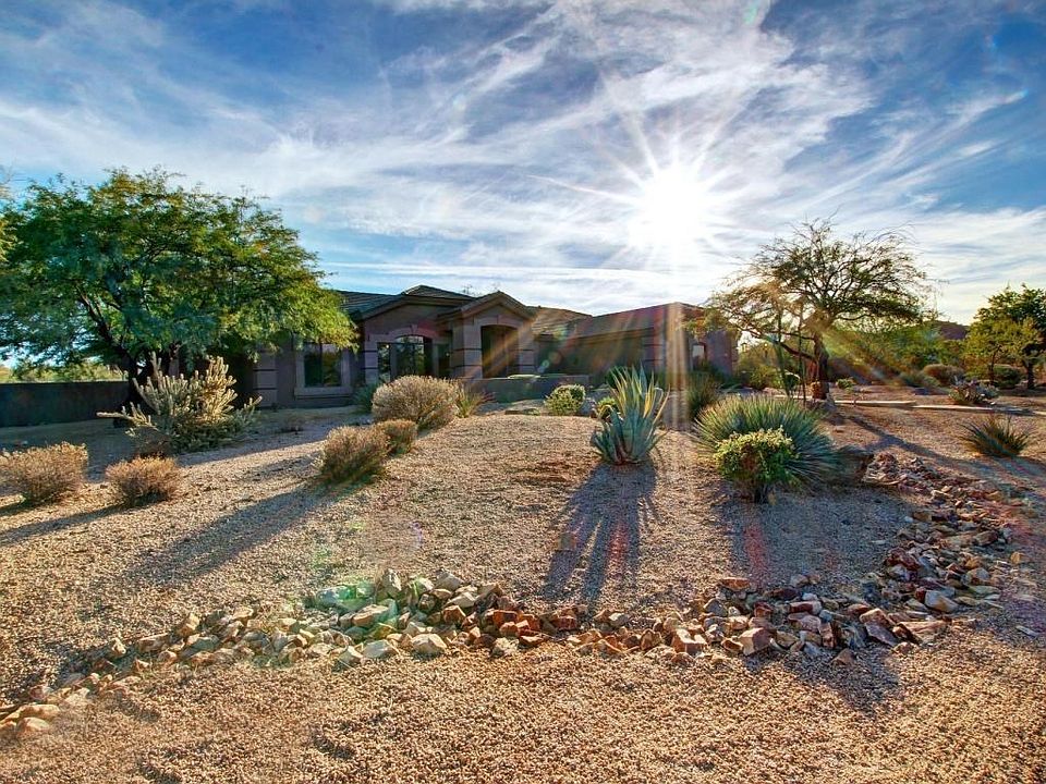 13 E. Sagebrush Dr.
