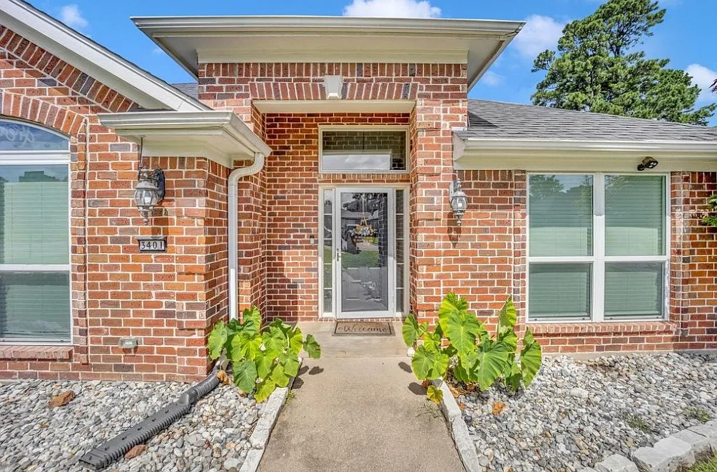 3401 Gladstone Way — Photo 4