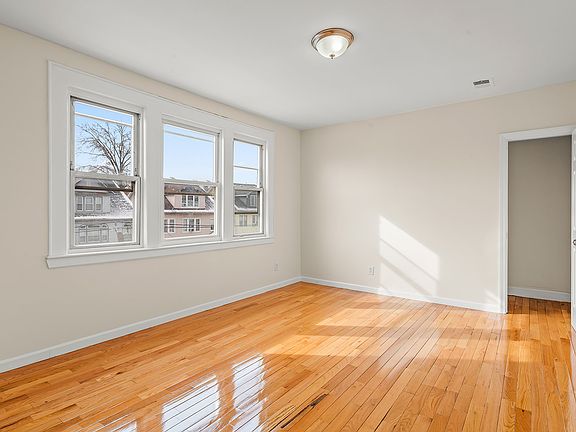 5th image of 295 Goldsmith Ave Floor 3