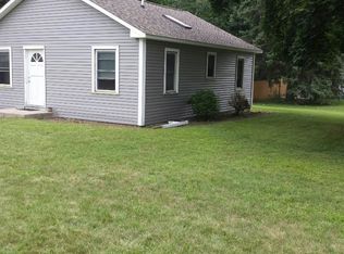 900 Grant St, Fenton, MI 48430