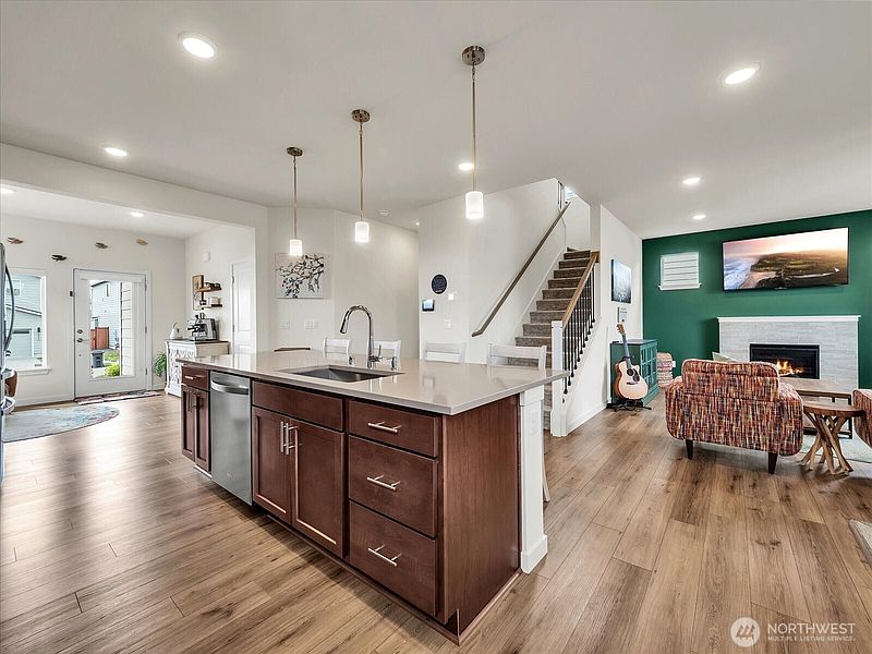 2nd image of 5044 87th Avenue NE