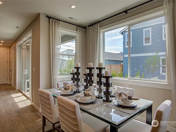 5th image of 15513 207th Avenue E #173