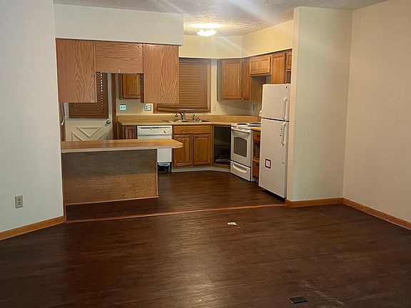 2nd image of 327 Park St #3