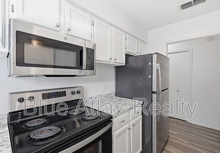 2747 Countryside Ln — Photo 6