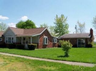 701 E Main St, Chalmers, IN 47929