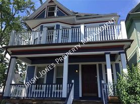 496 W Ferry St, Buffalo, NY