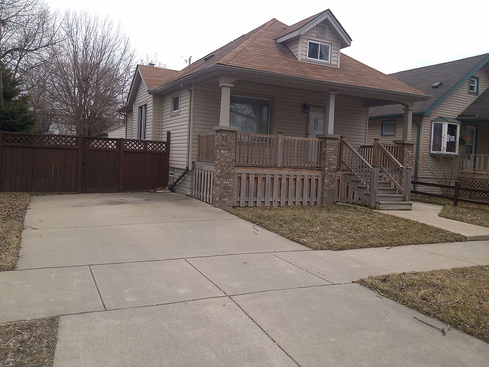 1st image of 3065 Chandler Ave